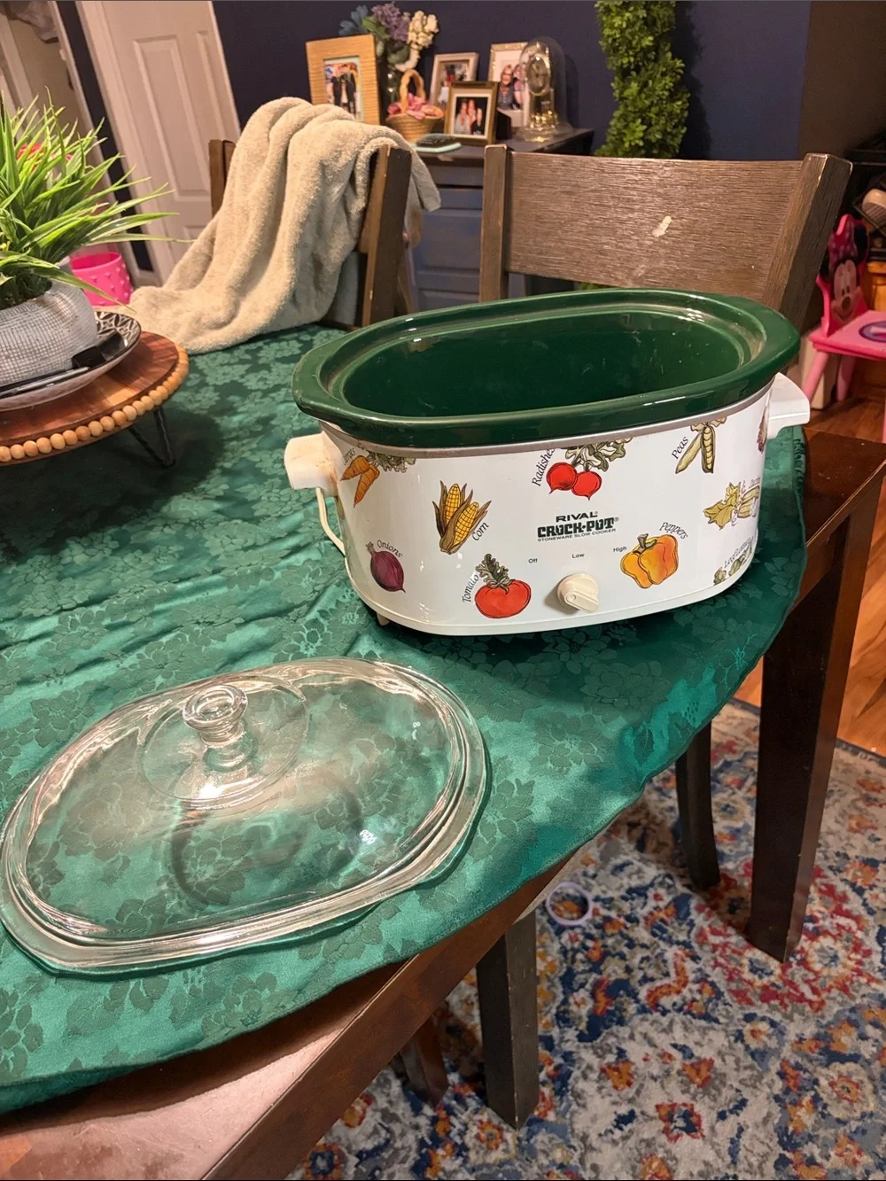 🍂 GO BACK IN TIME WITH ME… 🍂 vintage Crock-pot!!! Yummmmm soup time!! 🍁🍲☕️